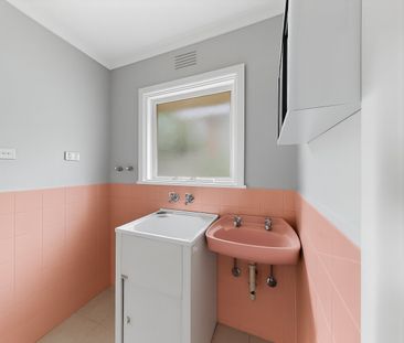 Freshly Updated Unit in Essendon - Photo 1