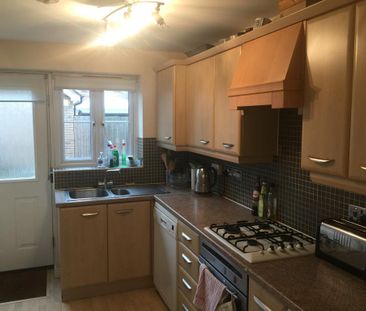 1 bedroom in a house share to rent - Photo 5