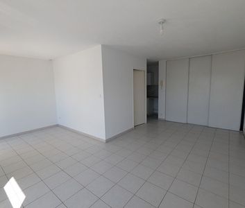 Location Appartement 1 pièce 36m² ISTRES 13800 - Photo 2