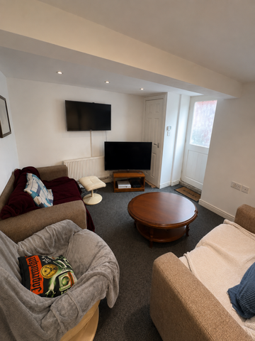 9 Talbot Avenue, Leeds, LS4 2PG - Photo 2