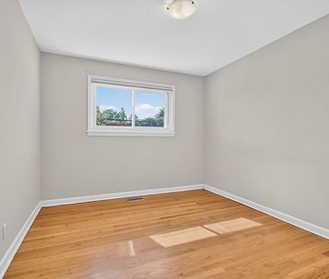 For Lease - 964 Connaught Avenue, Britannia Heights - Queensway Terrace N and Area, Ontario - Photo 6