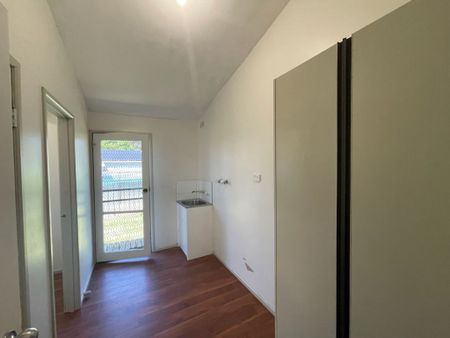 Solid Home in Sporting Precinct!! - Photo 2