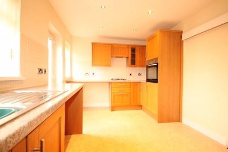 2 bedroom semi-detached house to rent - Photo 2