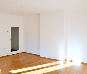 NÄHE HOHE WARTE - HELLE UND RUHIGE WOHNUNG MIT GARTENNUTZUNG - Photo 1