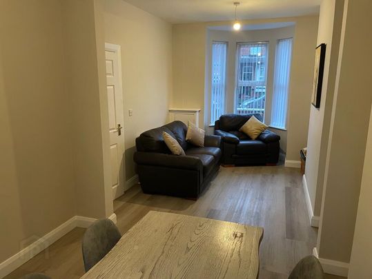 64 Surrey Street, Short Term Lease Considered, Belfast, BT9 7FS - Photo 1