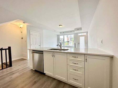 643 Makwa Pvt, Carson Grove - Carson Meadows, Ottawa, ON - Photo 4