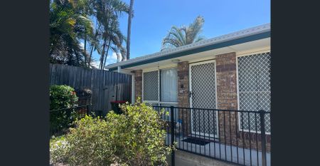 2 Bedroom Villa in Perfect Location - Photo 3