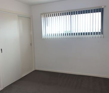 Two Bedroom Apartment in the Heart of Dandenong - Photo 3