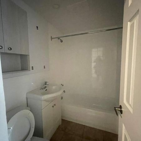 2 CH - 1 SDB - Montréal - $1,900 /mo - Photo 4