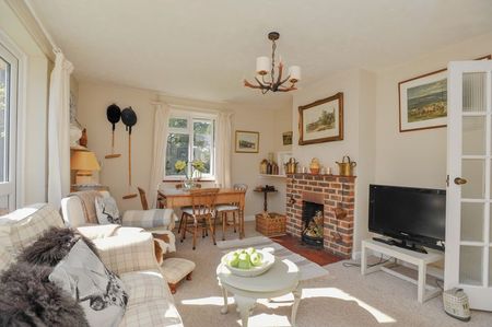 Petworth Road, Haslemere, Surrey, GU27 - Photo 2