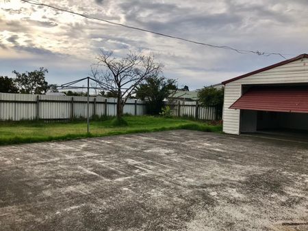 33, Royston Street, Rosehill - Photo 2