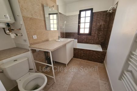 Location appartement 2 pièces 40 m² Bandol - Photo 2