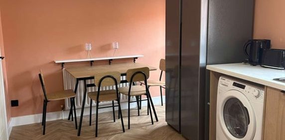 Studio Room - Ensuite And Tea-Making Facilities Room 2 - Photo 2