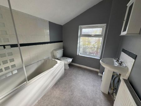 2 bedroom end of terrace house to rent - Photo 5