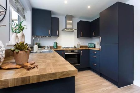 3 bedroom terraced house to rent - Photo 2