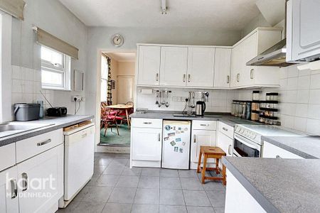 5 bedroom semi-detached house to rent - Photo 4