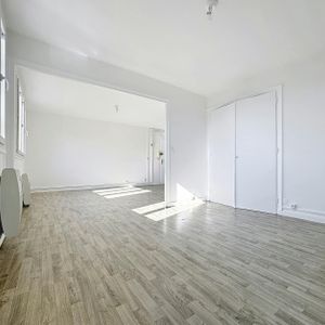Vénissieux : T3 rénové avec balcons et cave - Photo 3