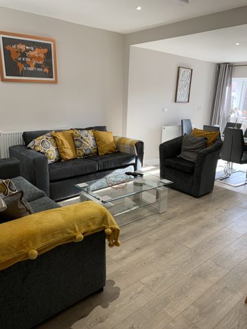 BEDROOM 4 – LARGE DOUBLE ENSUITE - Photo 4