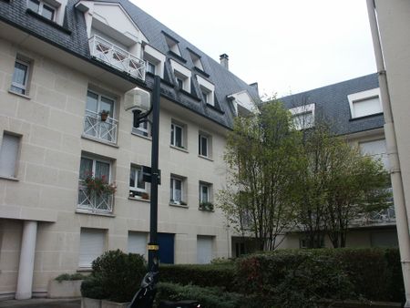 STUDIO ORSAY ILOT DES COURS - Photo 2