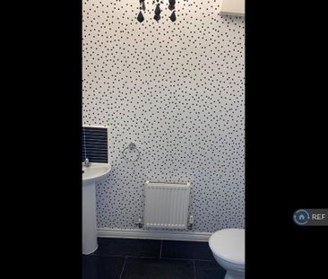 3 bedroom semi-detached house to rent - Photo 4