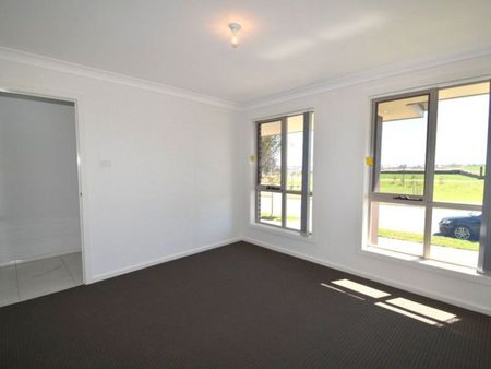 Great Location - Photo 3