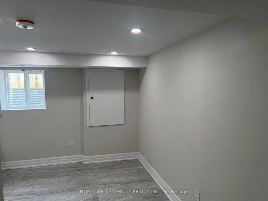 Detached Home For Lease | W9254233 - Photo 1