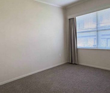 MODERN & STYLISH WIN IN THE HEART OF MT ALBERT - Photo 4