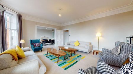 4 bedroom flat to rent - Photo 4