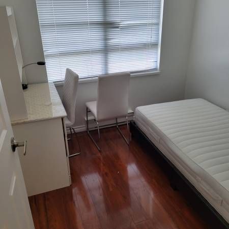 Furnished 2 bedroom apartment available now - Photo 4