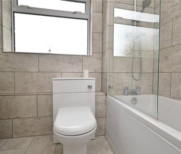 2 bedroom ground floor flat to rent - Photo 2