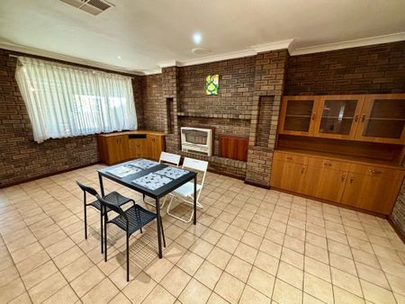 East Cannington - Photo 2