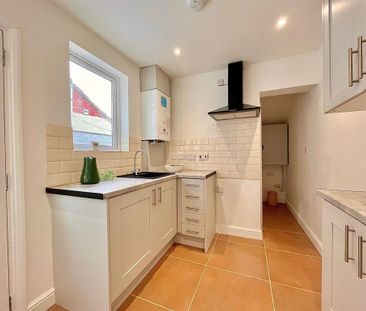 3 bedroom terraced house to rent - Photo 2