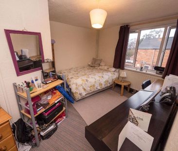 1 bedroom in a house share to rent - Photo 5