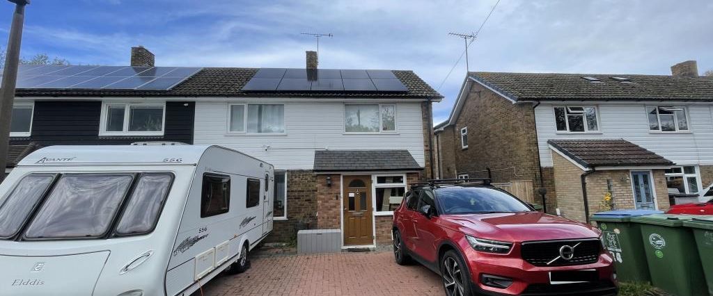 3 bedroom semi-detached house to rent - Photo 1