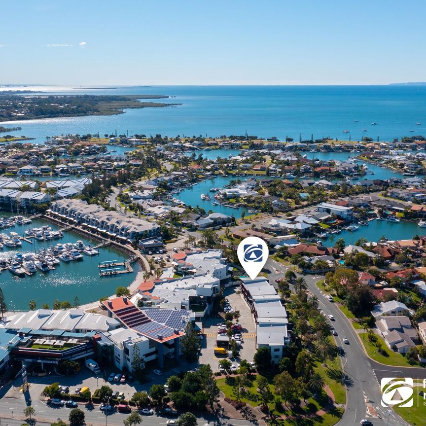 FABULOUS APARTMENT OVERLOOKING THE RABY BAY PRECINCT! - Photo 1