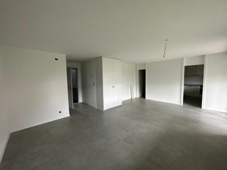 Beau studio de plain pied avec terrasse ! - Photo 2