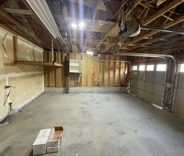 For Lease - 241 Emms Drive Unit# Upper, Barrie, Ontario - Photo 4