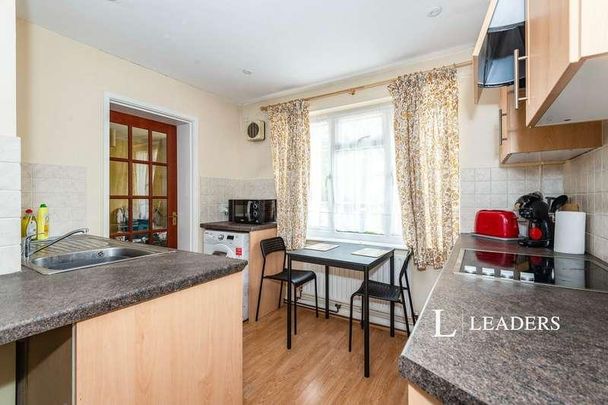 Goodwood Road, Redhill, RH1 - Photo 1
