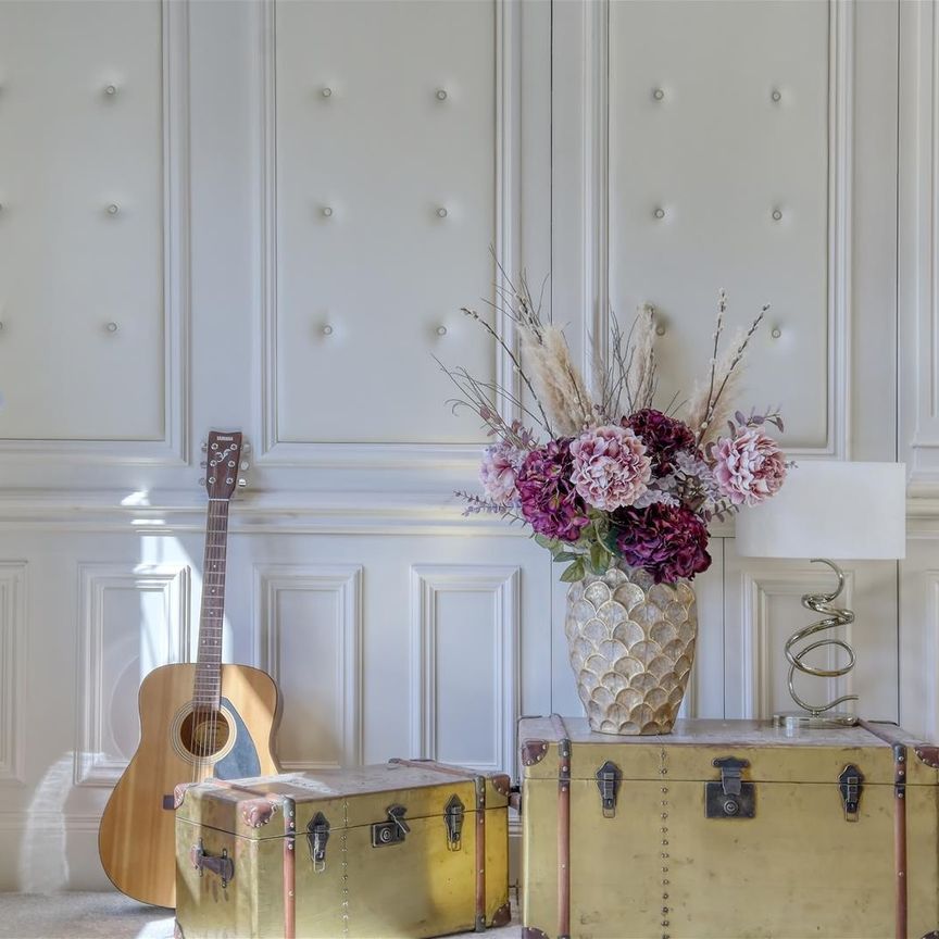 Courtland Drive, Chigwell - Photo 1