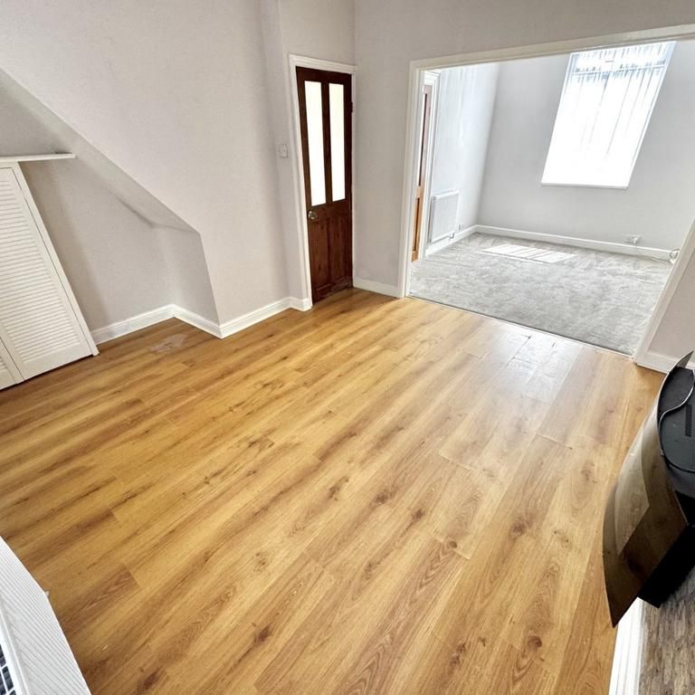 2 bedroom terraced house to rent - Photo 1