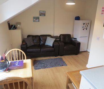 71 Fitzwilliam Street Apt 3, Belfast, BT9 6AX - Photo 1