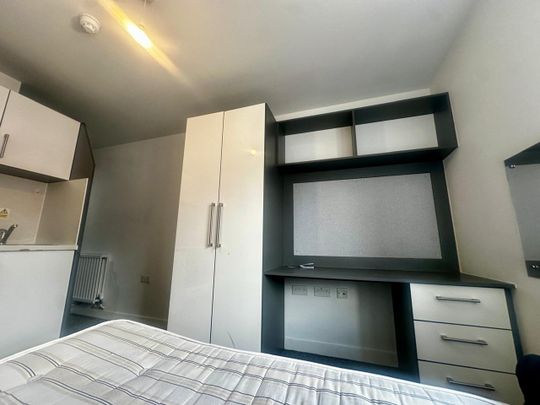 Studio Flat, Villiers St, CV2 - Photo 1