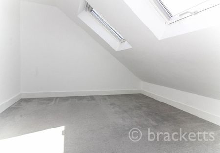 4 bedroom semi-detached house to rent - Photo 5