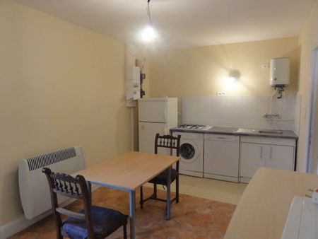 Location Appartement 1 pièce 25m² LE CREUSOT 71200 - Photo 4