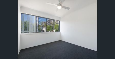 Stylishly renovated central apartment - Photo 2