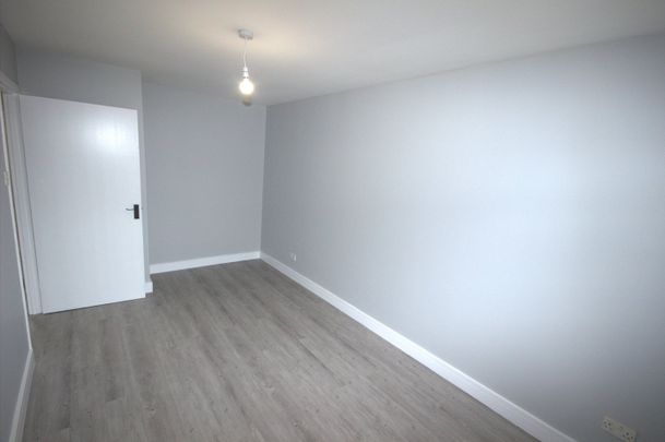 3 Bed Terraced House, Prospect Vale, SE18 - Photo 1