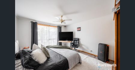 Spacious Family Home! - Photo 4