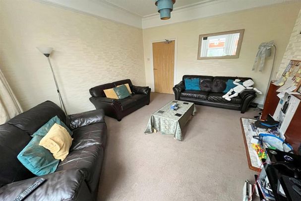 6 bedroom detached house to rent - Photo 1
