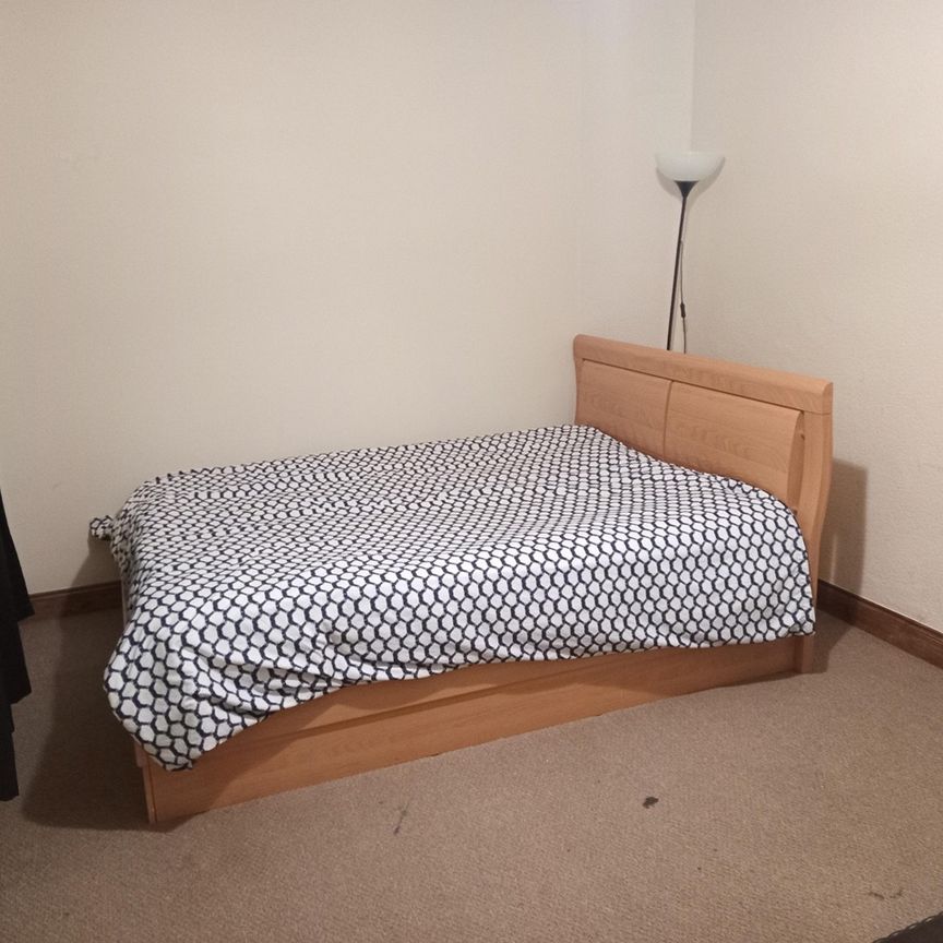 Room in a Shared House, Bedford Place, CR0 - Photo 1