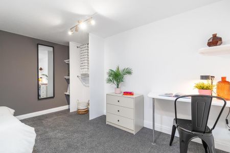 6 bedroom house to rent - Photo 2